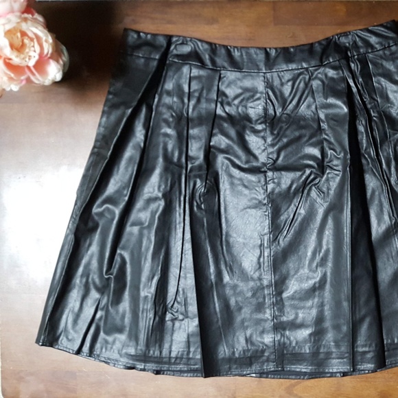 Worthington Dresses & Skirts - Worthington, Pleated Faux Leather Skirt, Black, 18
